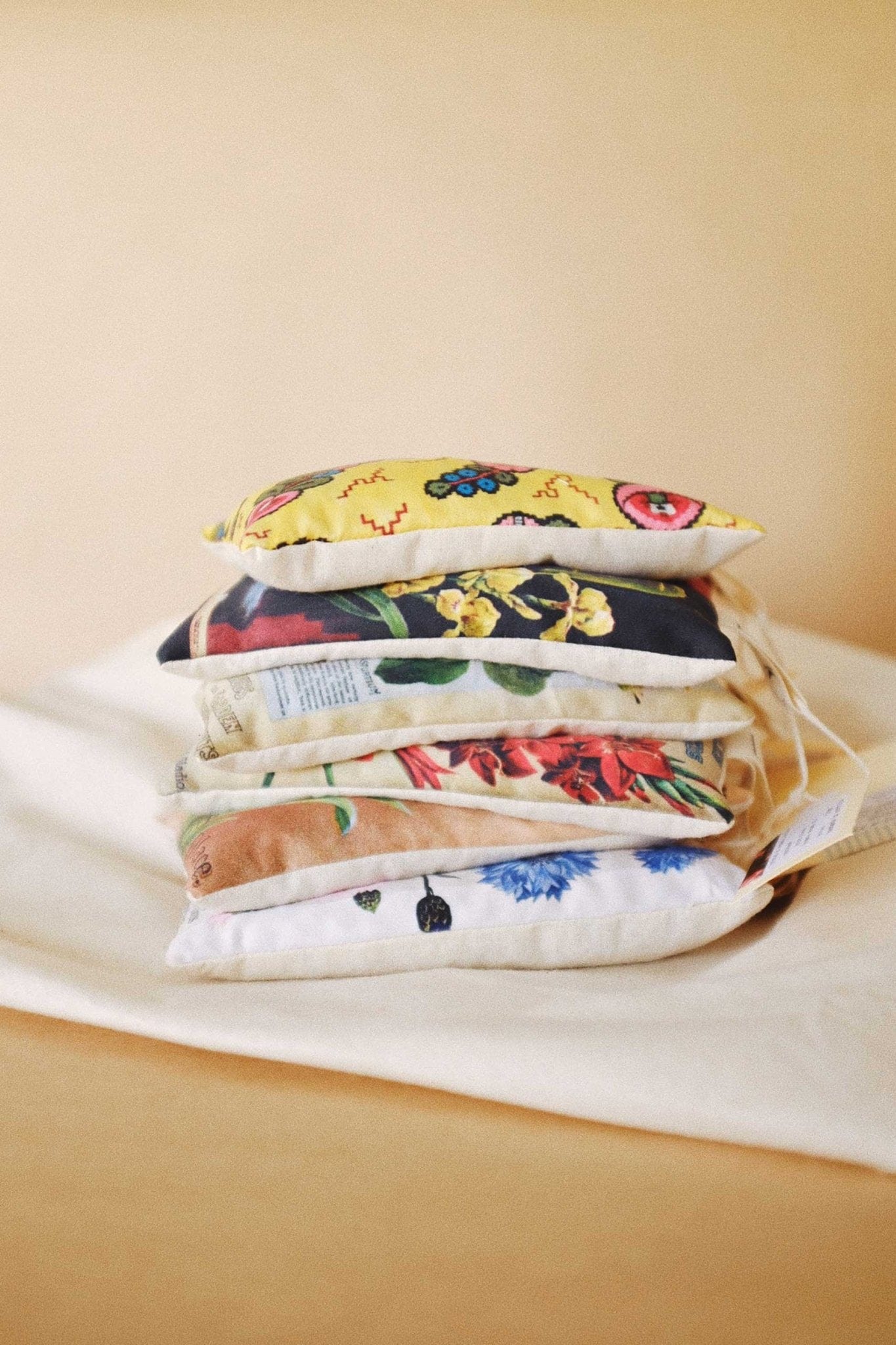 Lazybones Bath + Body Cyanus - Lavender Scented Sachet