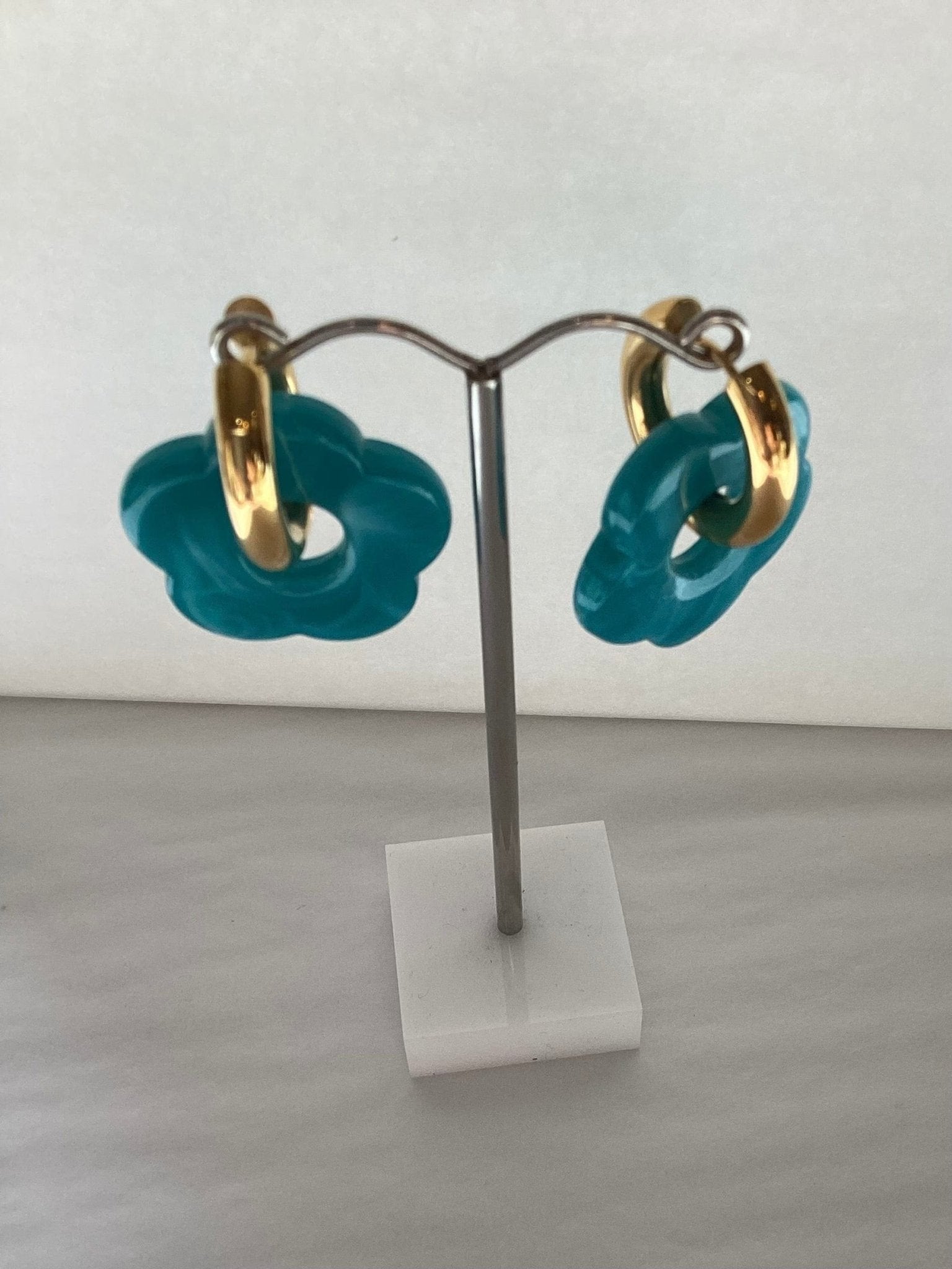 Buy Emeldo Resin Daisy Huggie Earrings - Turquoise by Hamish + Grace - at Hamish + Grace